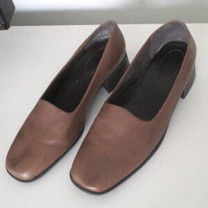 Easy Spirit Womens Brown Leather Loafer w/1" Rubber Block Heel - Size 7.5M